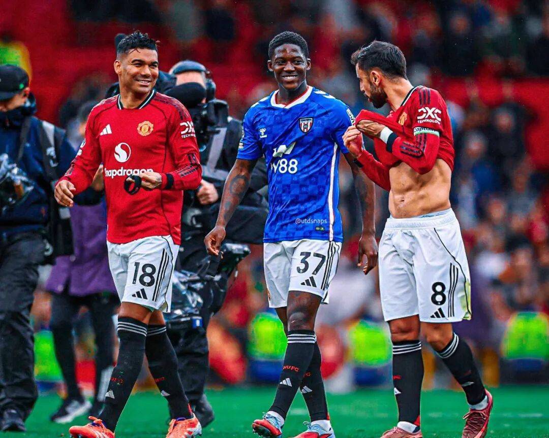 曼联新帝星冬窗或出租那不勒斯！其已拒绝续约，曼联愿4000万出售